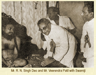 Parvatamma with Swamiji
