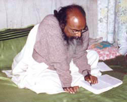 Swamiji signs Tapas Shakti